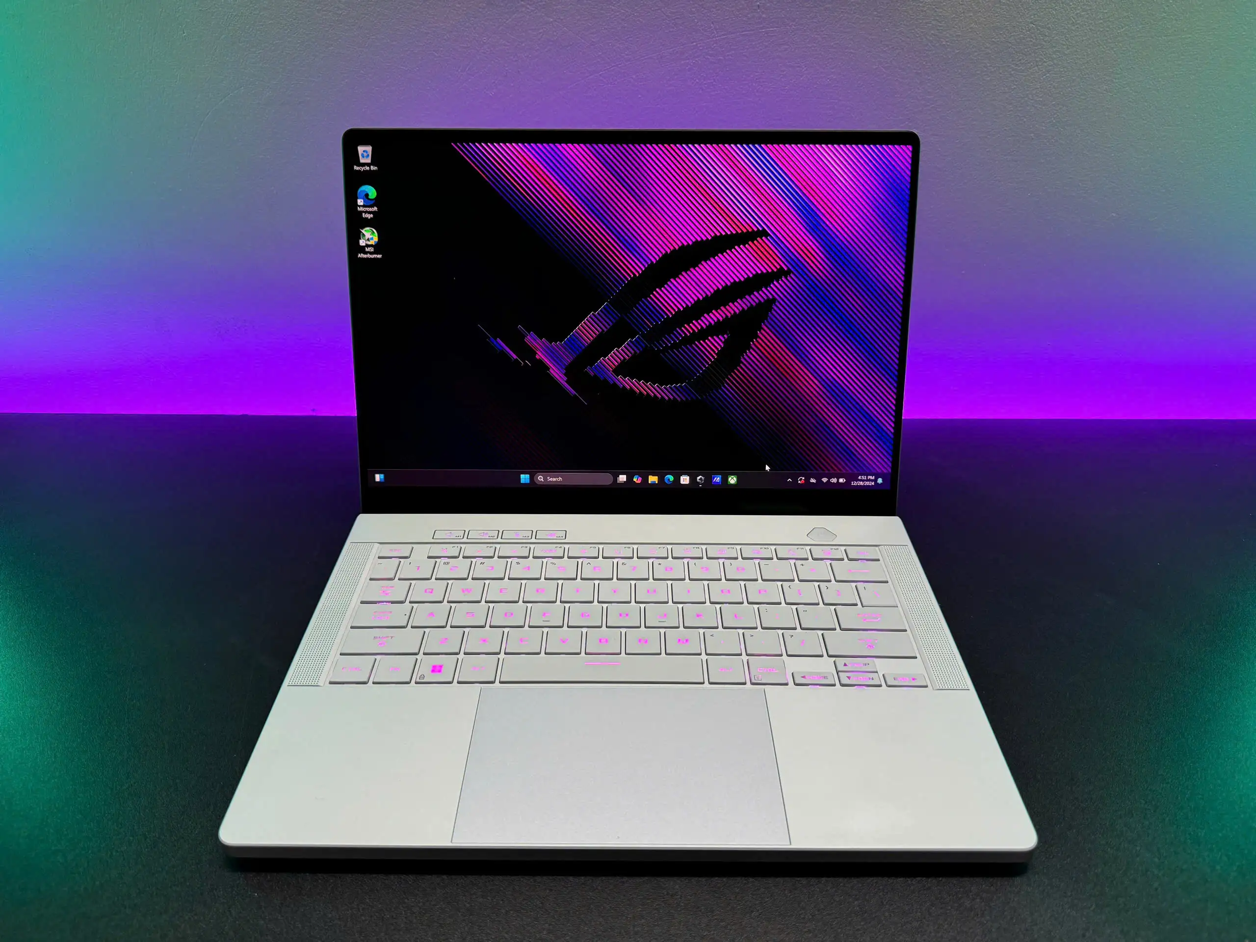 ZEPHYRUS G14 2024_LIKE NEW_R8 8945HS 4060 3K 120HZ 32GB 1TB (Sao chép)