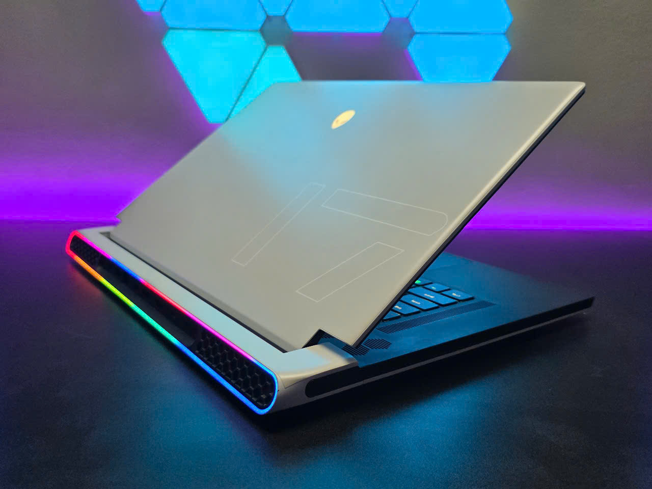 ALIENWARE X17R2_LIKENEW_I9 12900H 3070TI 480HZ 16GB 1TB